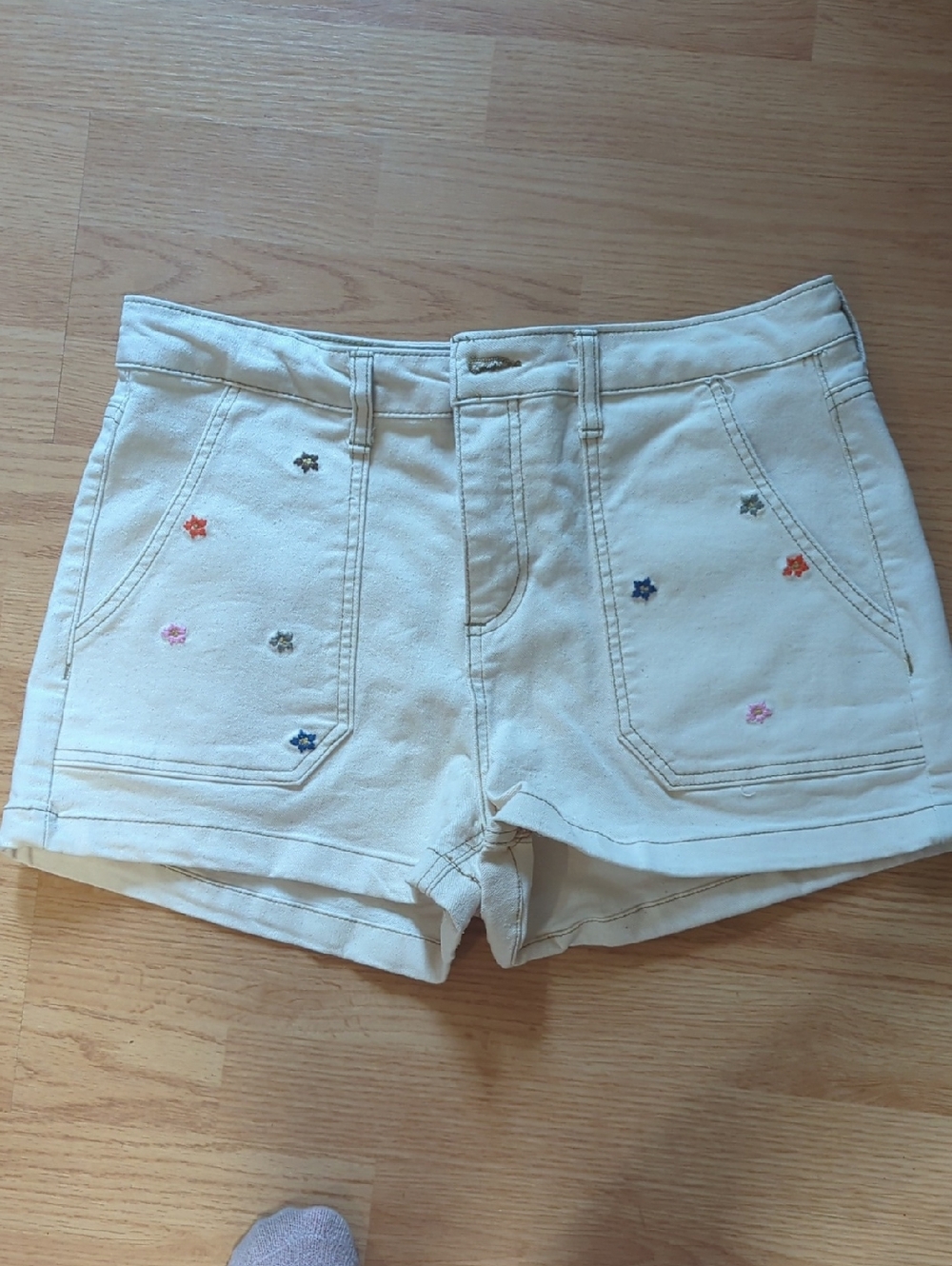 Women’s Embroidered Cream Casual Shorts